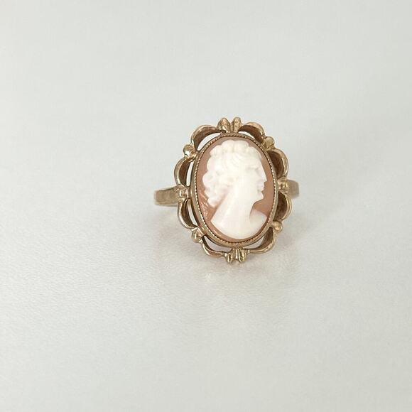 Vintage 10K Yellow Gold Genuine Cameo Shell Hand Carved Ladies Band Ring Size 5 - Picture 2 of 16